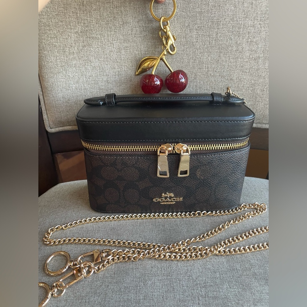 COPY - NWT!COACH COSMETIC CASE CROSSBODY IN SIGNATURE CANVAS(CW728)GOLD/WALNUT/… - Picture 4 of 9